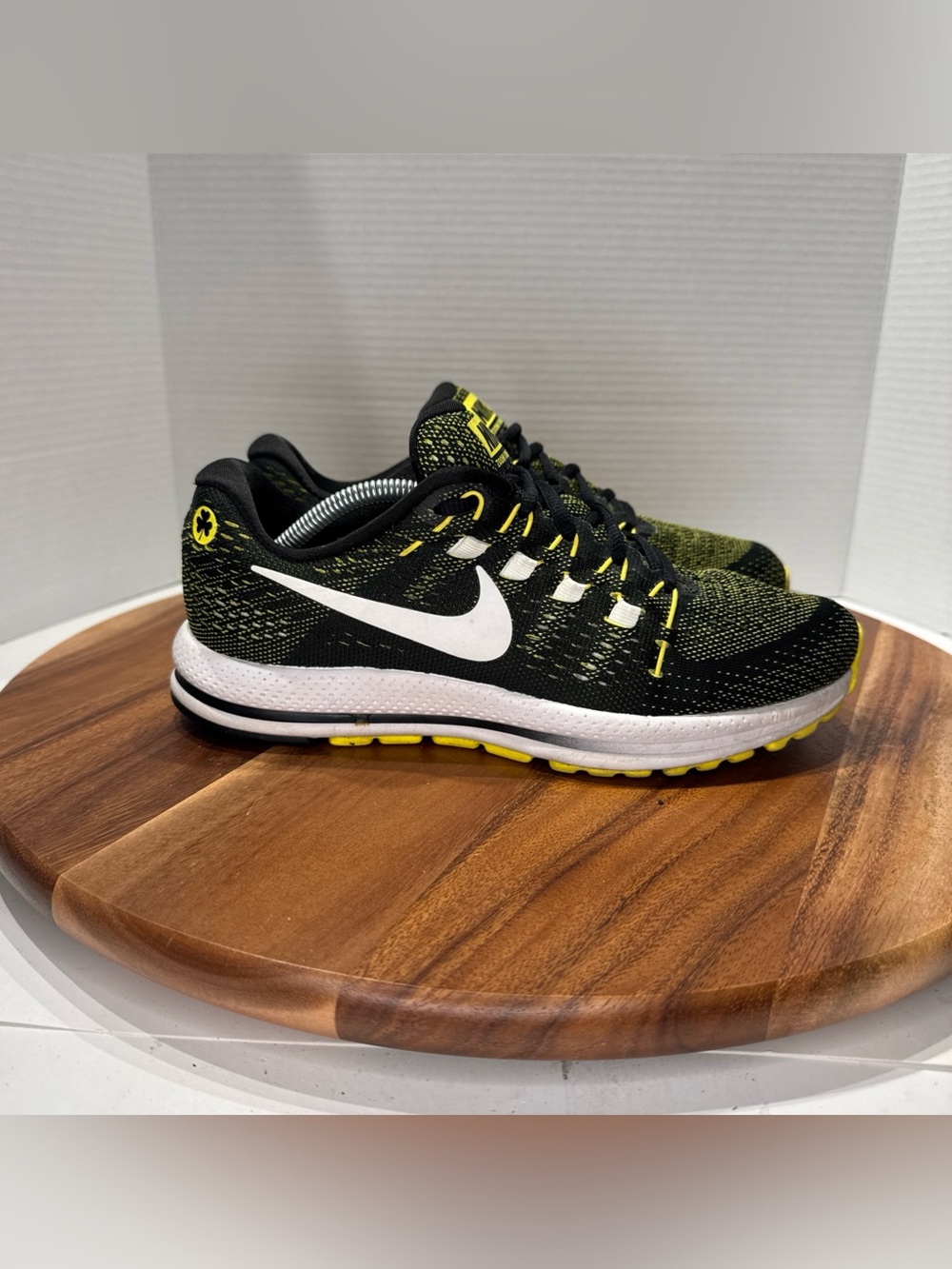 Nike Vomero 12 Boston marathon running sneakers black gold Zoom Women’s Size 8